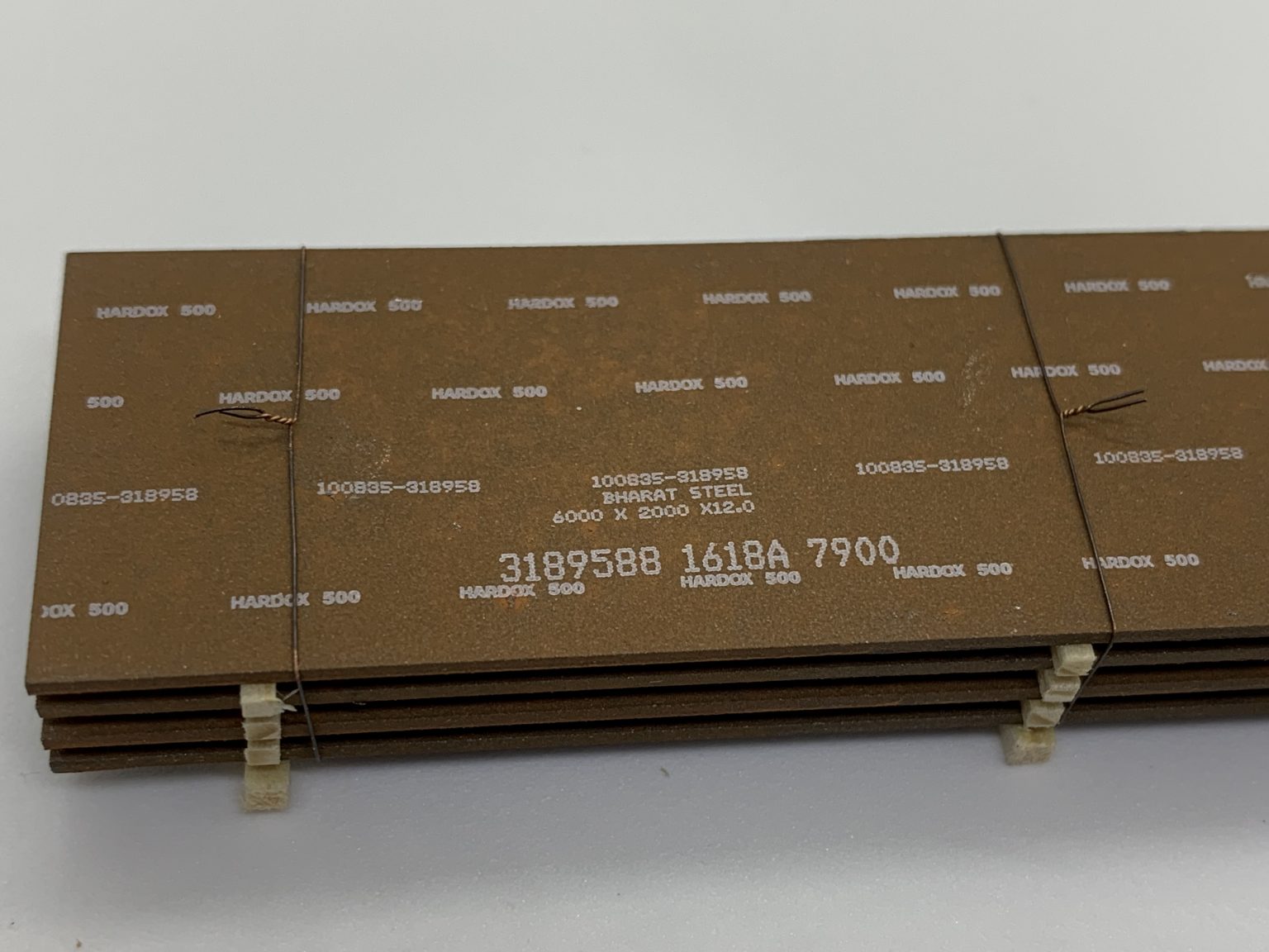 Stack of Steel Plates Hardox 500 Etrains