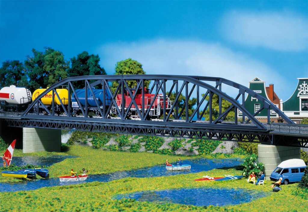 Arched Bridge E trains Arched bridge e trains