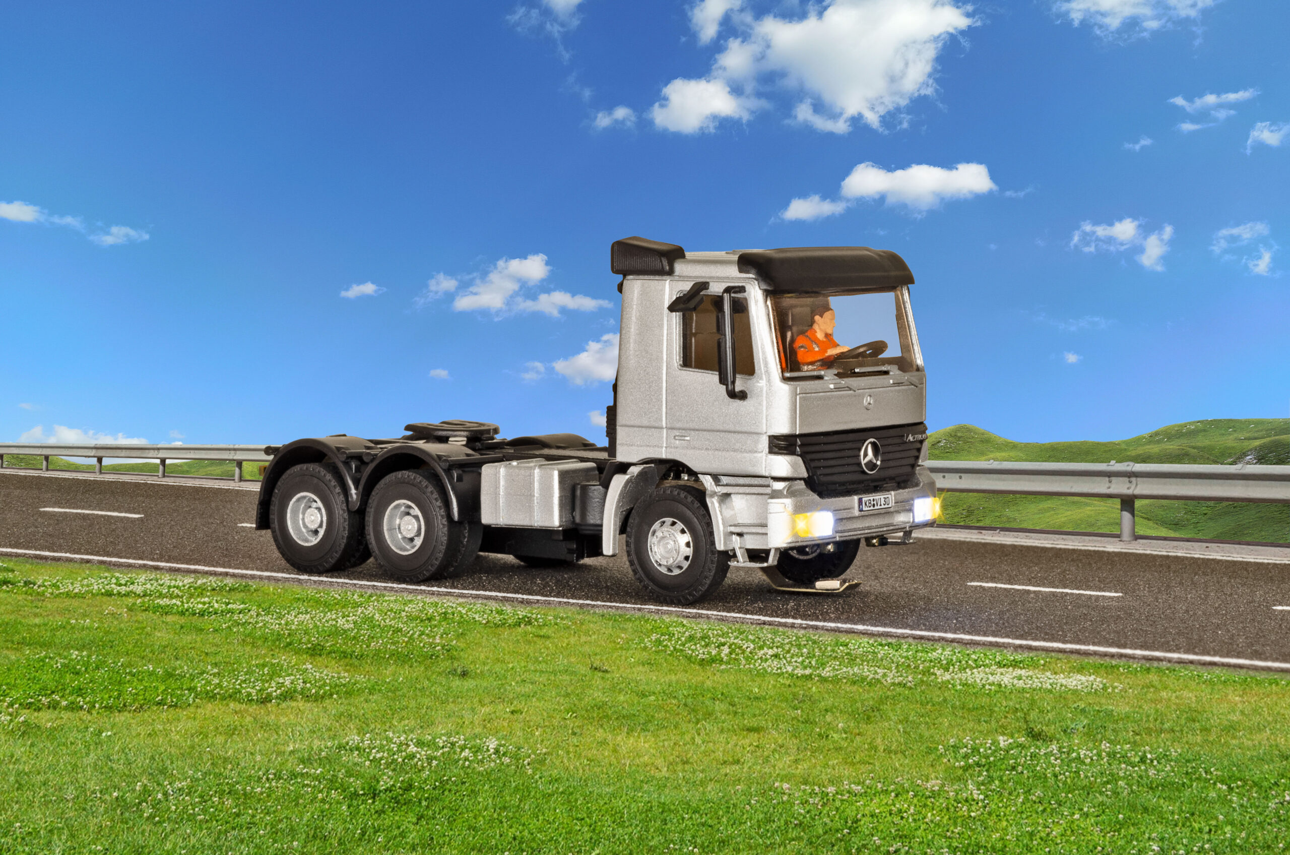 KIBRI 11140 H0 MB Actros 3-achs Kipper mit Kippanhänger (357) EUR 23,99
